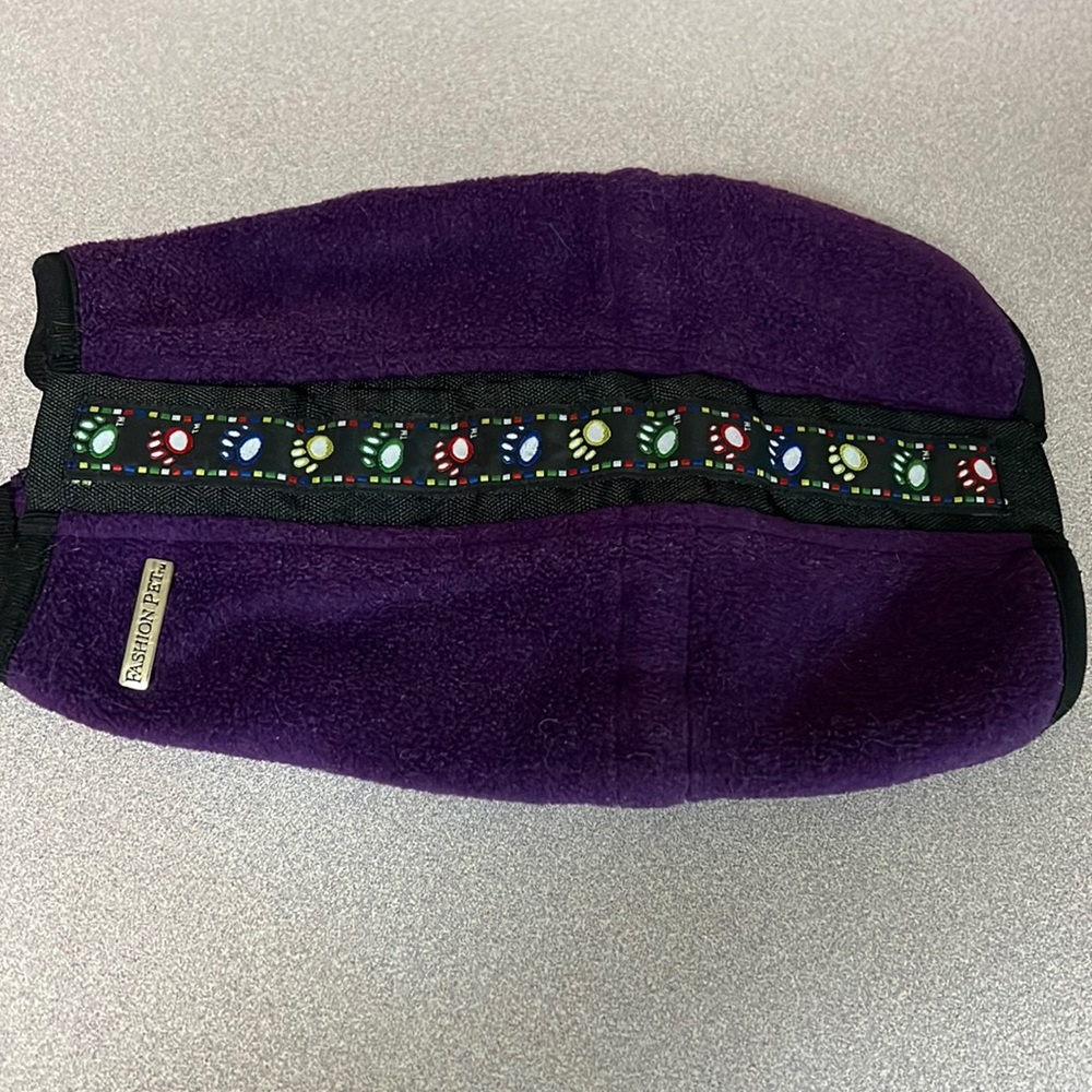 Fashion Pet dog coat, size small. Wrap your little fur baby in warmth!